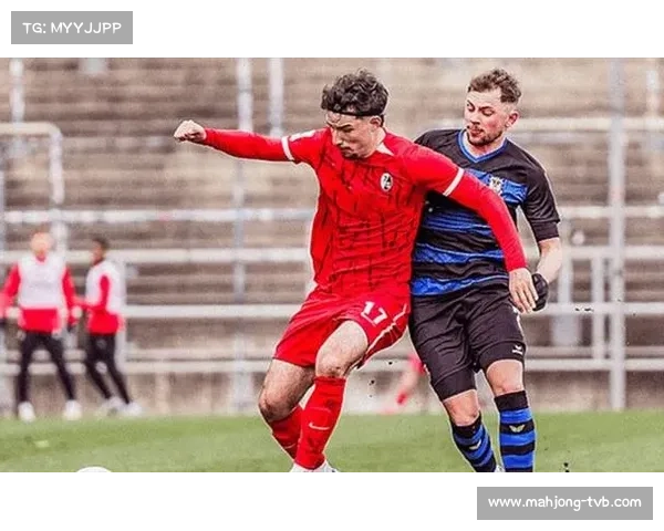 弗赖堡1-0小胜美因茨，格里弗点射